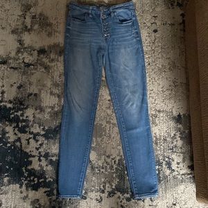 Worn size 6 button fly American Eagle jeggings
